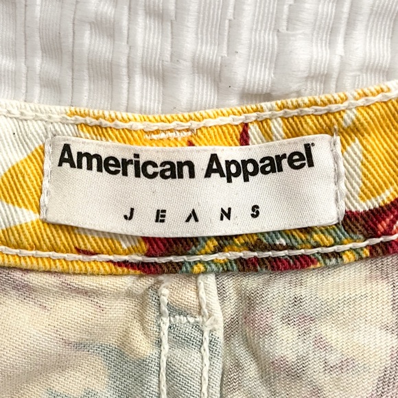 🌻 American Apparel High Waisted Sunflower Shorts in 26/27 🌻 - Picture 3 of 6